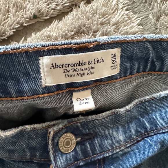 Curve Love 90s Ultra High Rise Straight Jeans, Curve Love 90s Ultra High Rise - Picture 4 of 4